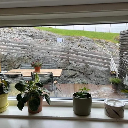 House Close To By The Fjord Apartment