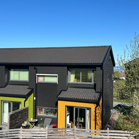 Apartment House Close To By The Fjord